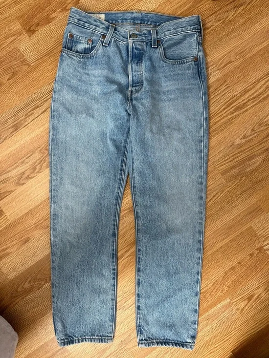 Like new Levi’s 501 straight-leg jean blue wash - Picture 5 of 6